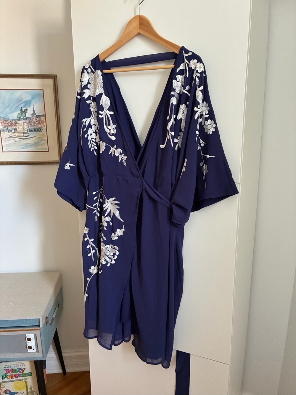 NWT ASOS Deep Navy Embroidered Wrap Kimono Dress with Tie Waist - Size 16 - Picture 2 of 12